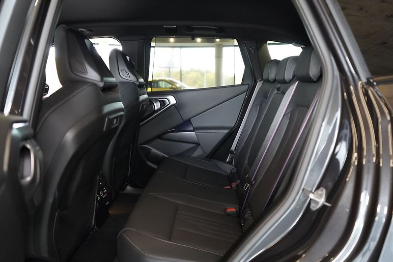 BMW X3 M50 xDrive, Nezávislé, Tažné - fotka 45 z 50