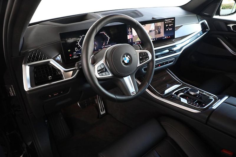 BMW X5 xDrive30d - fotka 2 z 31