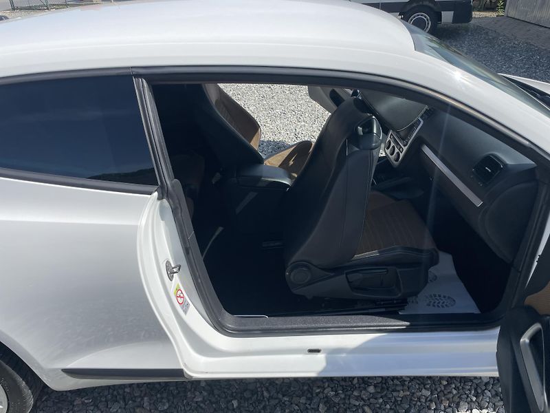 Volkswagen Scirocco 1.4TSi 125PS SPORT EDITION TOP - fotka 142 z 178