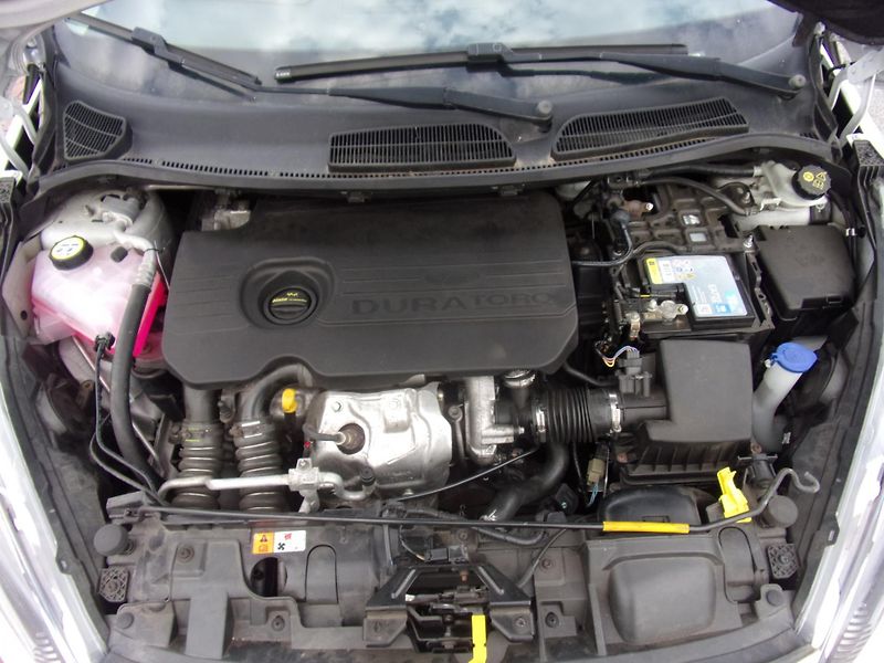 Ford Fiesta (2015) 1,5 - ZADÁNO - fotka 27 z 28