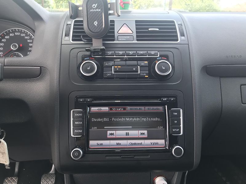 Volkswagen Touran 1.4 TSI 110 KW CNG/Benzín - fotka 16 z 18