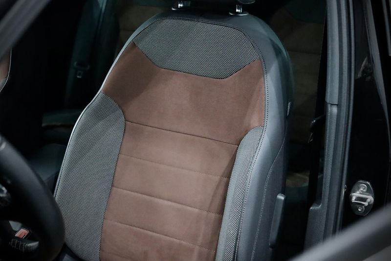 Seat Ateca 1.4 TSI 110 kW DSG 4Drive - fotka 15 z 45