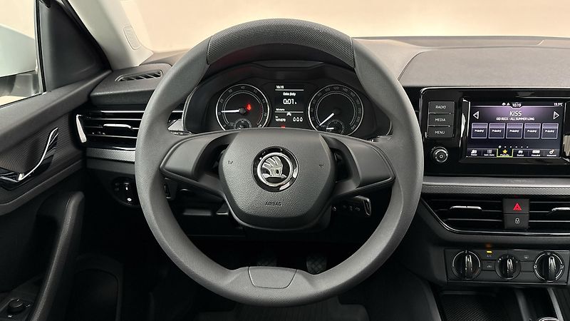 Škoda Scala 1.0 TSI Ambition - fotka 9 z 23
