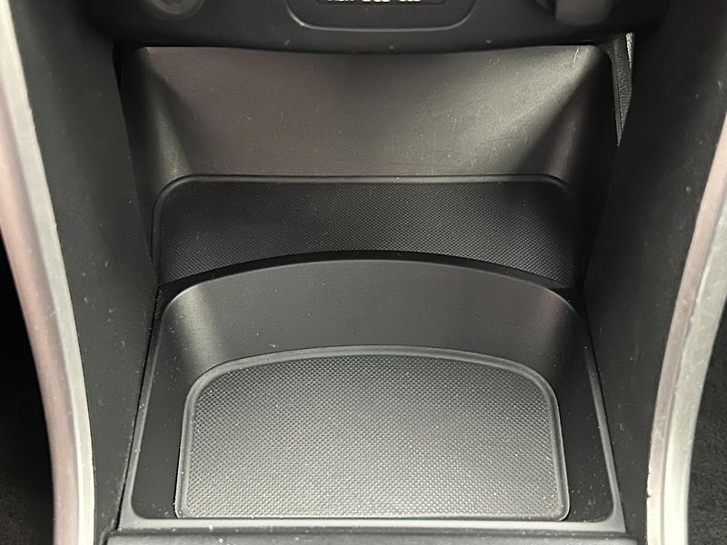 Hyundai i30 1.6  Trikolor - fotka 16 z 23