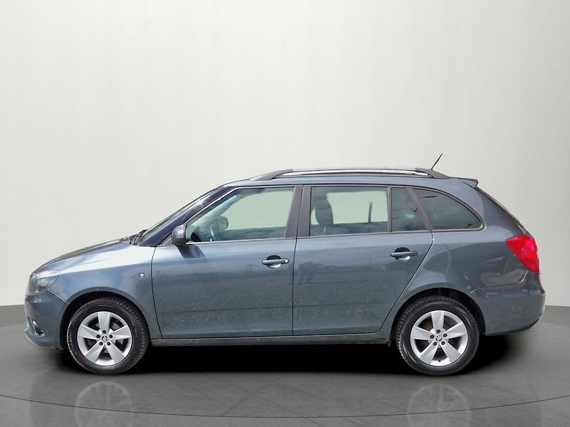 Škoda Fabia 1.2TSI 63kW Tempomat Alu PDC - fotka 2 z 26