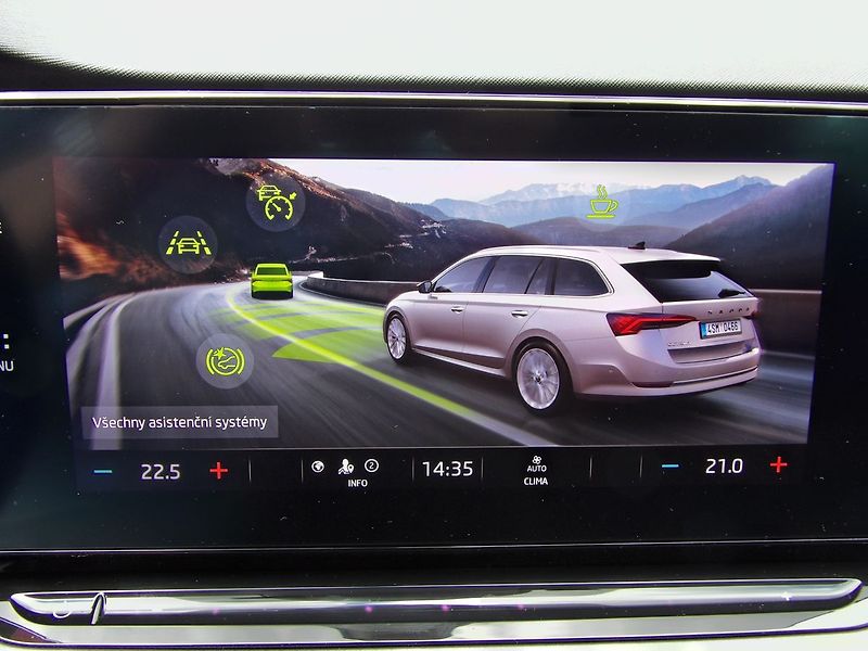 Škoda Octavia 2.0TDI DSG Style Virtual ACC - fotka 10 z 30