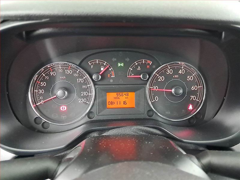Fiat Punto (2013) 1.2, Tempomat - fotka 11 z 14