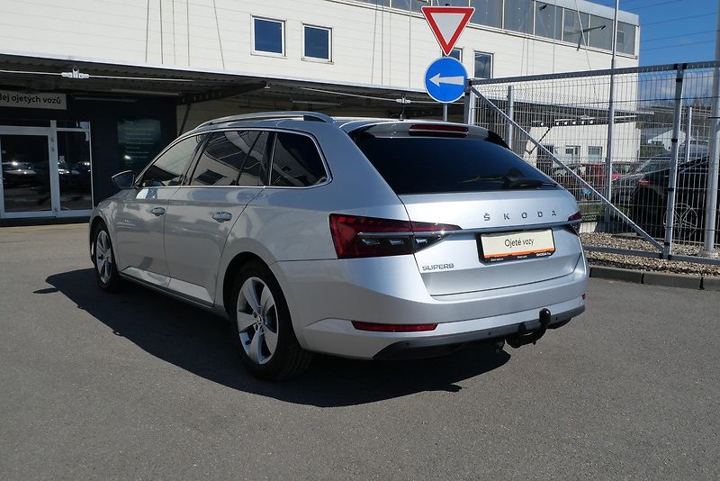Škoda Superb - fotka 3 z 6