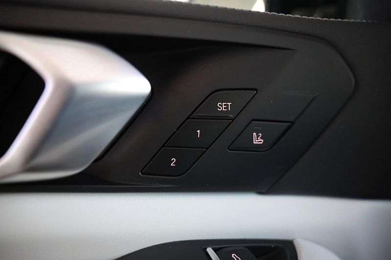 BMW X5 xDrive50e - fotka 31 z 35