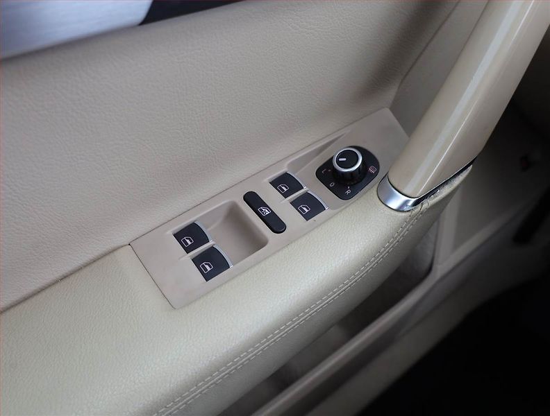 Volkswagen Passat (2012) Highline 3.6 V6, 4X4, Automat - fotka 14 z 17