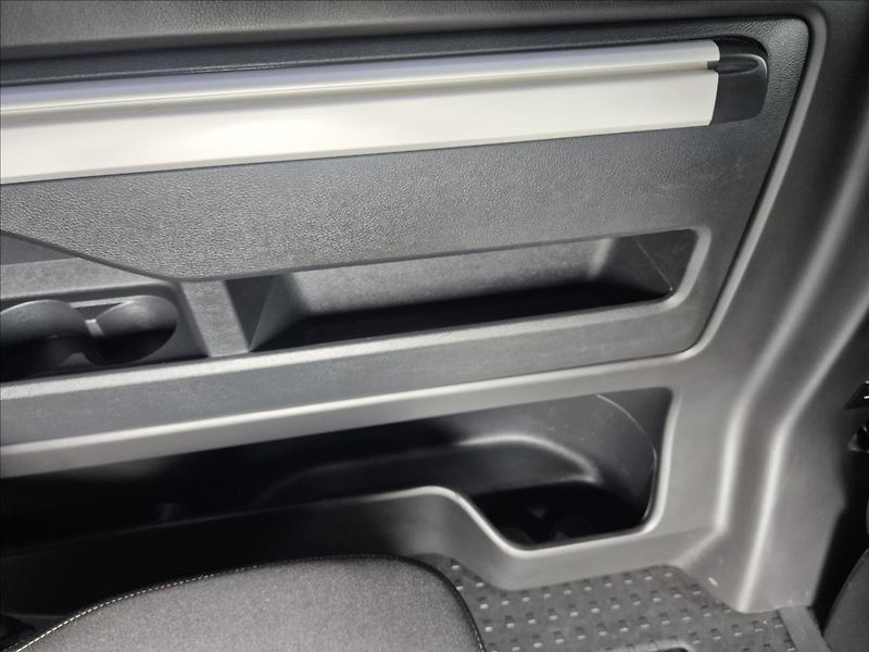 Volkswagen Multivan (2016) 2,0 TDI DSG 110Kw Webasto - fotka 35 z 39