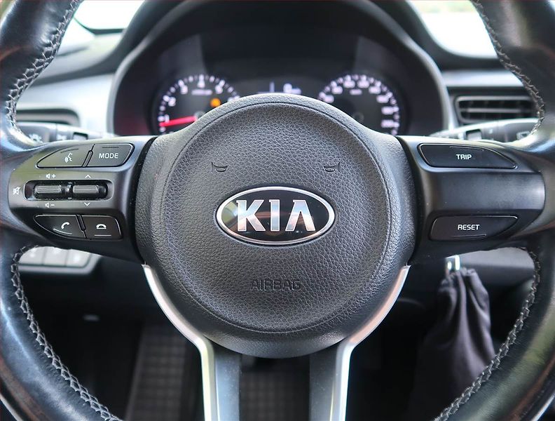 Kia Stonic (2021) 1.2 DPI, Serv.kniha - fotka 16 z 16