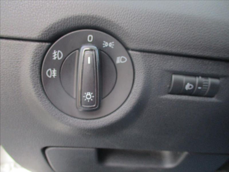 Škoda Octavia 1,6 TDI, DSG,klima,serv.kniha, - fotka 17 z 33
