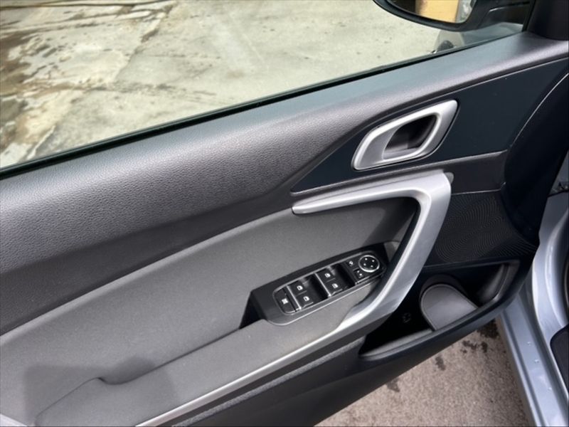 Kia Ceed 1,5 T-GDI 118 Top AT - fotka 11 z 11
