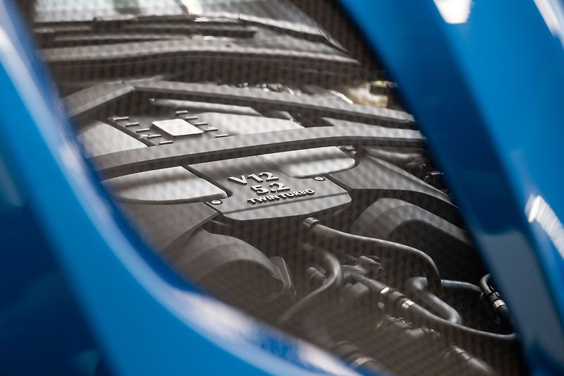 Aston Martin DBS - fotka 23 z 31
