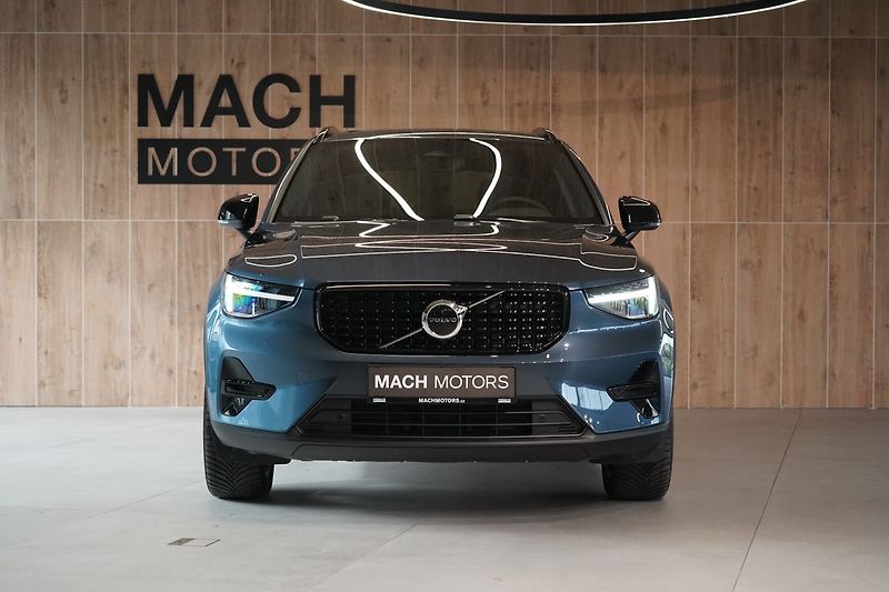Volvo XC40 B3 Plus Dark, ACC, BLIS - fotka 3 z 43