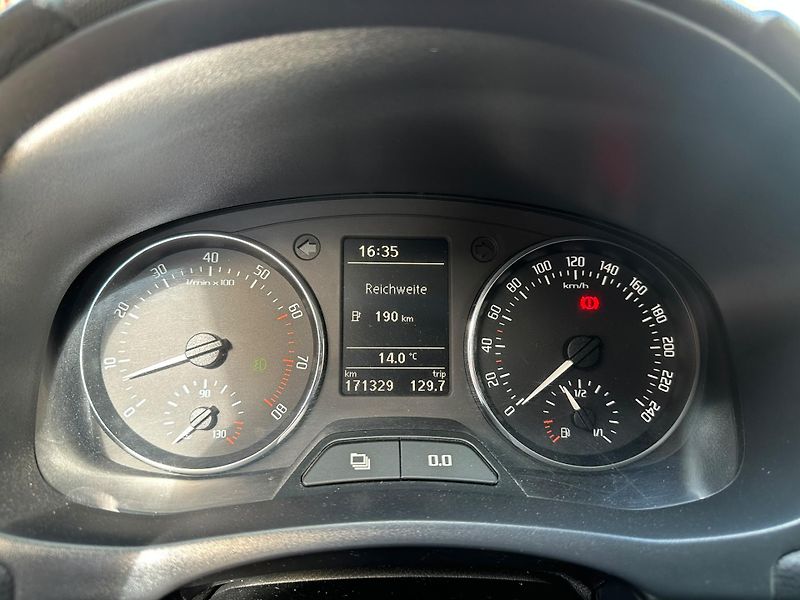 Škoda Fabia (2010) 1,2 TSI, Sport - fotka 8 z 14