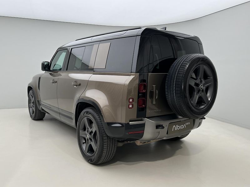 Land Rover Defender D300 AWD X-DYNAMIC SE AUT CZ - fotka 10 z 45
