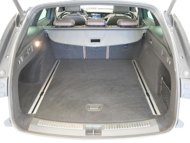 Opel Insignia - fotka 26 z 27