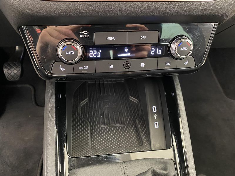 Škoda Kamiq 1,0 TSI 85kW Top Selection - fotka 17 z 27