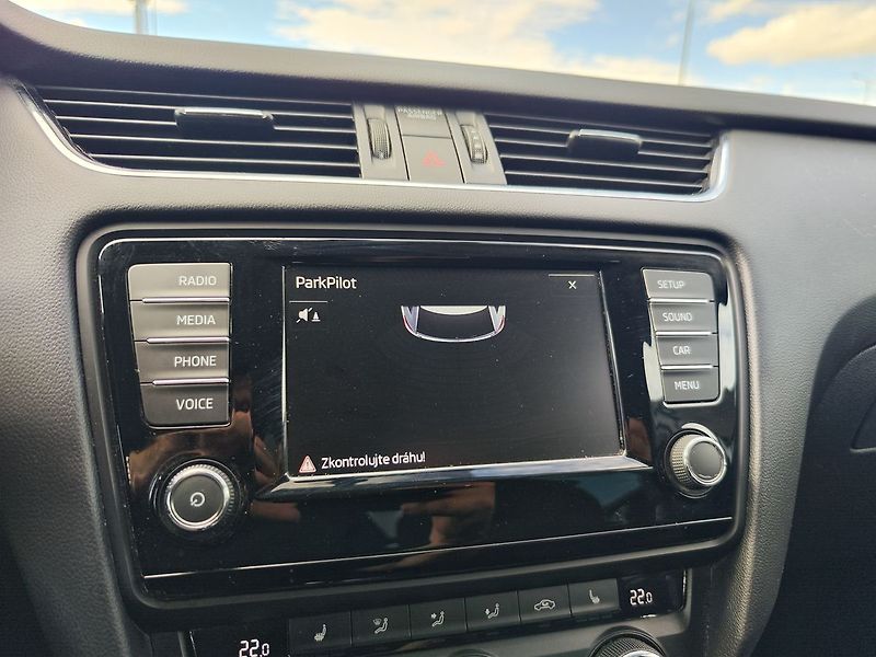 Škoda Octavia 1.6 TDI/81kW Elegance - fotka 19 z 28