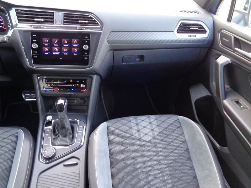 Volkswagen Tiguan 2.0 TSI 7DSG 4x4 R-LINE  140 k - fotka 21 z 30