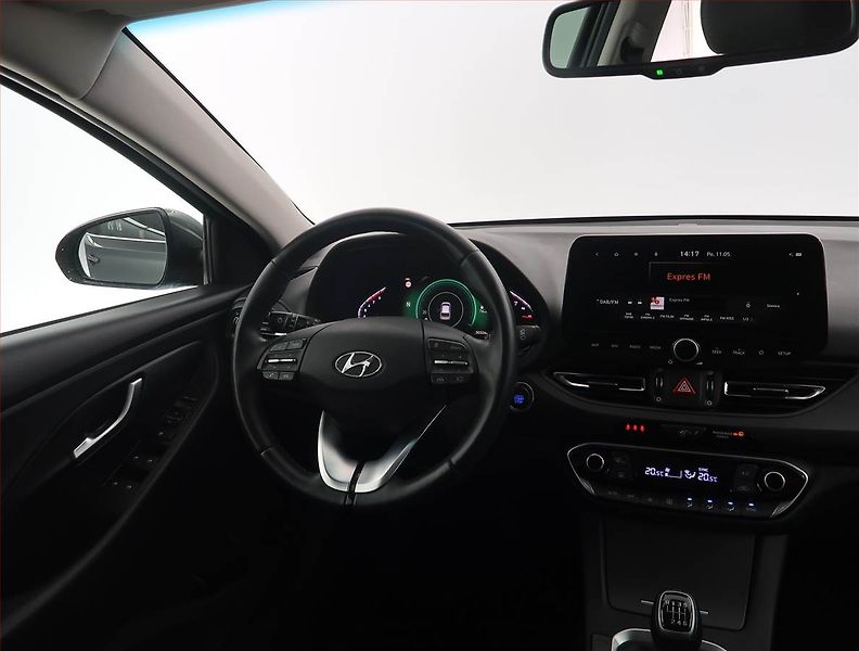 Hyundai i30 (2022) 1.5 T-GDI MHEV - fotka 7 z 20