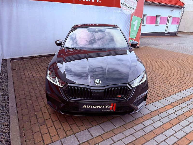 Škoda Octavia 2.0 TDi RS DSG Challenge Plus - fotka 2 z 33