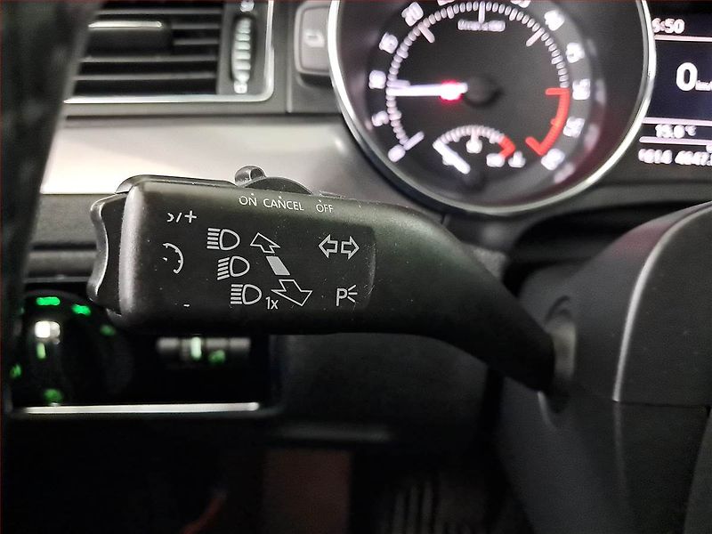 Škoda Superb (2013) 2.0 TDI, Xenony, Tempomat - fotka 18 z 20