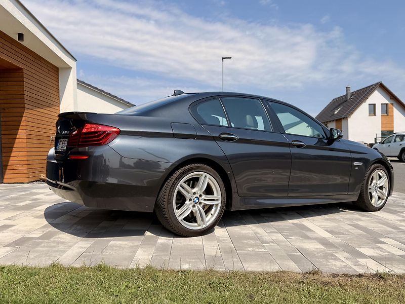 BMW Řada 5 (2015) 530d, 190kW, M-paket, xDrive - fotka 8 z 31