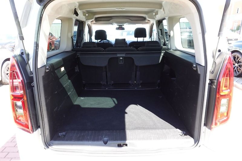 Toyota ProAce City Verso 1.5 D4-D 130 6 MT Long 5D  Fam - fotka 14 z 31