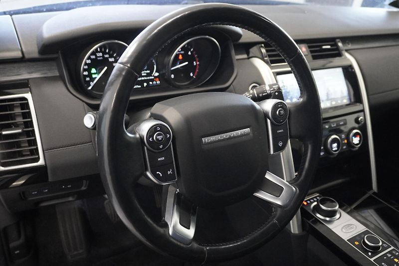 Land Rover Discovery 3,0 TD6 HSE 4WD AUT. - fotka 21 z 38