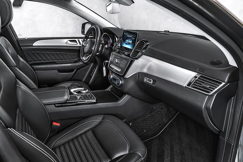 Mercedes-Benz GLE panorama, asistenty - fotka 13 z 23