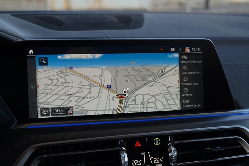 BMW X5 (2022) BMW X5 M50i - fotka 44 z 50