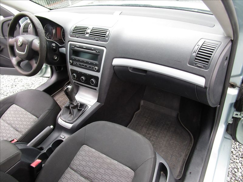 Škoda Octavia Combi 1.9TDi Ambiente, Klima - fotka 15 z 41