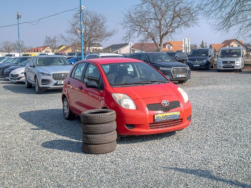Toyota Yaris (2008) ČR 1.0i 51KW AC – 2x PNEU - fotka 4 z 34