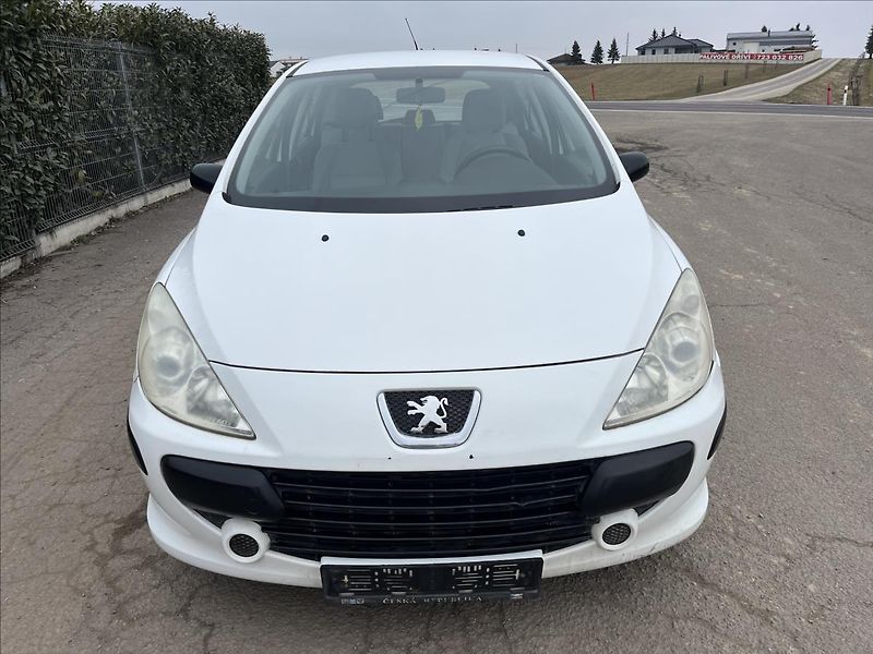Peugeot 307 1,4 i KLIMA STK 1/28 - fotka 2 z 28