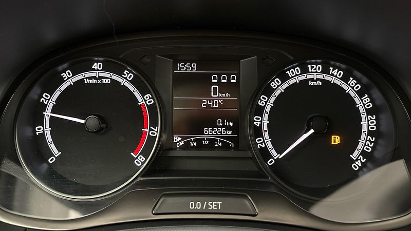Škoda Fabia 1.0 TSI Active - fotka 10 z 23