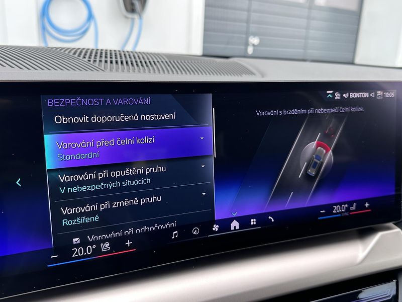 BMW Řada 5 520d xDrive M-Sport PRO - fotka 19 z 37