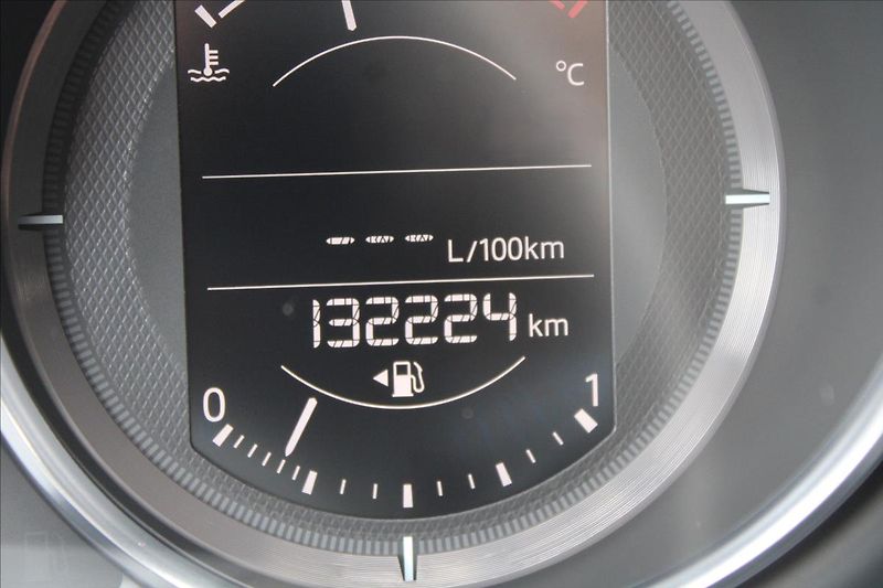Mazda CX-5 2,0 i  NOVÉ V ČR,1.MAJITEL,4X4 - fotka 10 z 31