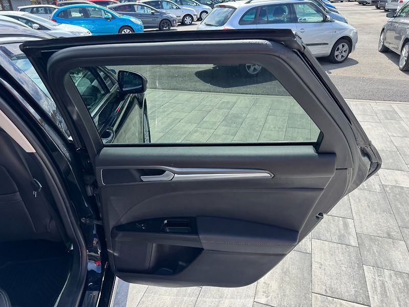 Ford Mondeo (2018) Titanium 2.0 TDCi 110kW - fotka 26 z 35