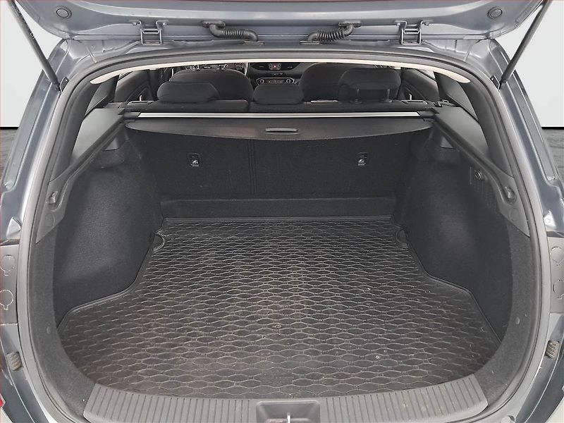 Hyundai i30 (2023) 1.0 T-GDI, ČR,1.maj - fotka 13 z 17