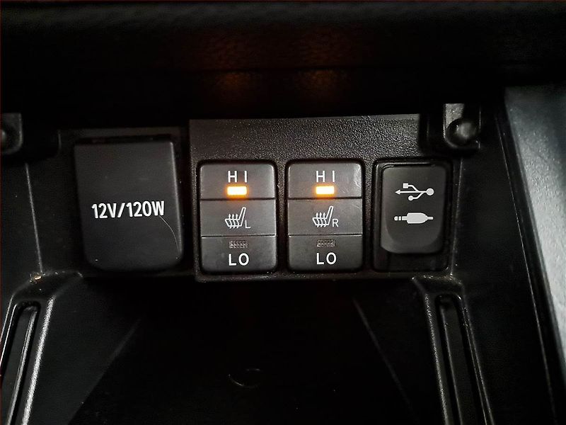 Toyota Auris (2015) 1.2 Ti, Serv.kniha, Tempomat - fotka 16 z 18