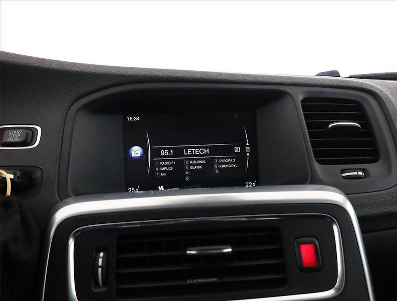 Volvo V60 (2016) D3 2.0, Navi, Tempomat - fotka 12 z 18
