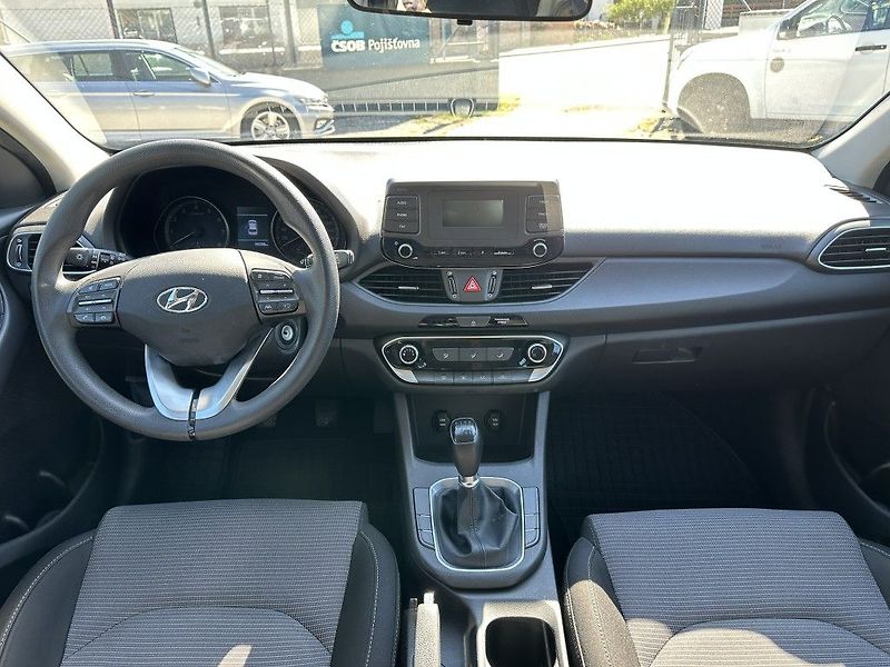 Hyundai i30 1.5 DPI 80kW serviska - fotka 10 z 34