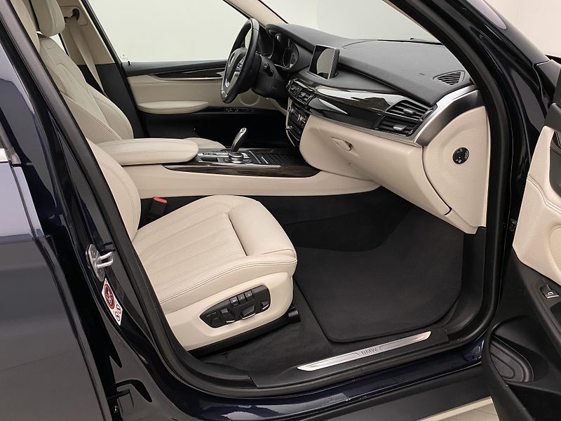 BMW X5 XDRIVE 30d AUT CZ - fotka 23 z 65