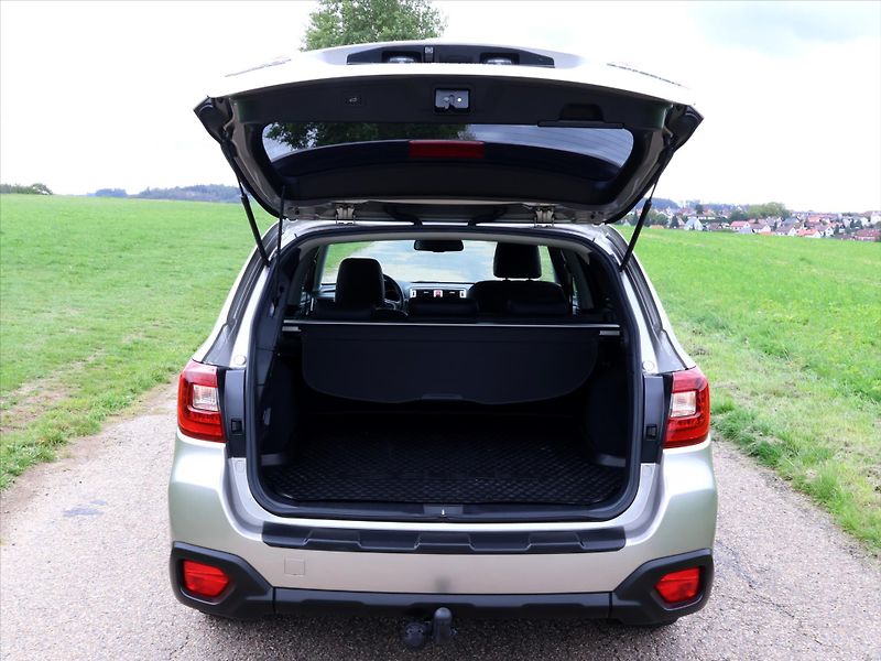 Subaru Outback 2,5 i 129kW Aut. AWD CZ Sport - fotka 9 z 32
