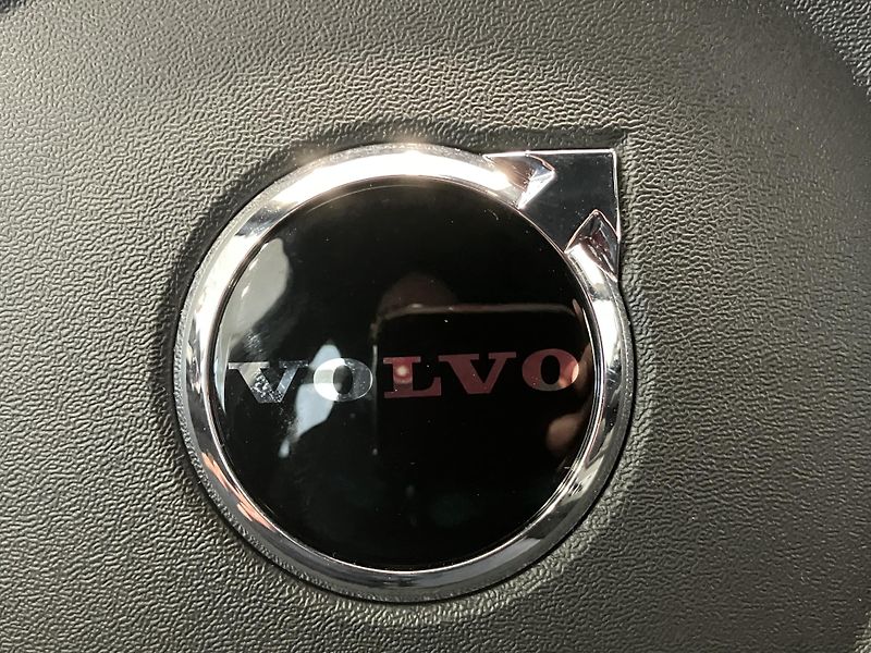 Volvo XC60 T6 eAWD Black Edition Plus AT8 - fotka 41 z 41
