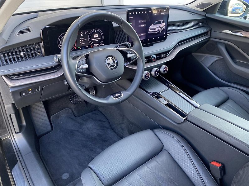 Škoda Superb Combi 2,0 TDI 142 kW L&K DSG - fotka 7 z 29