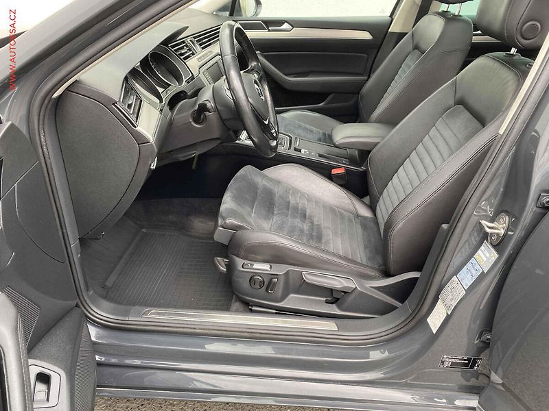 Volkswagen Passat (2016) 2.0 TDi, LED, panorama - fotka 9 z 17